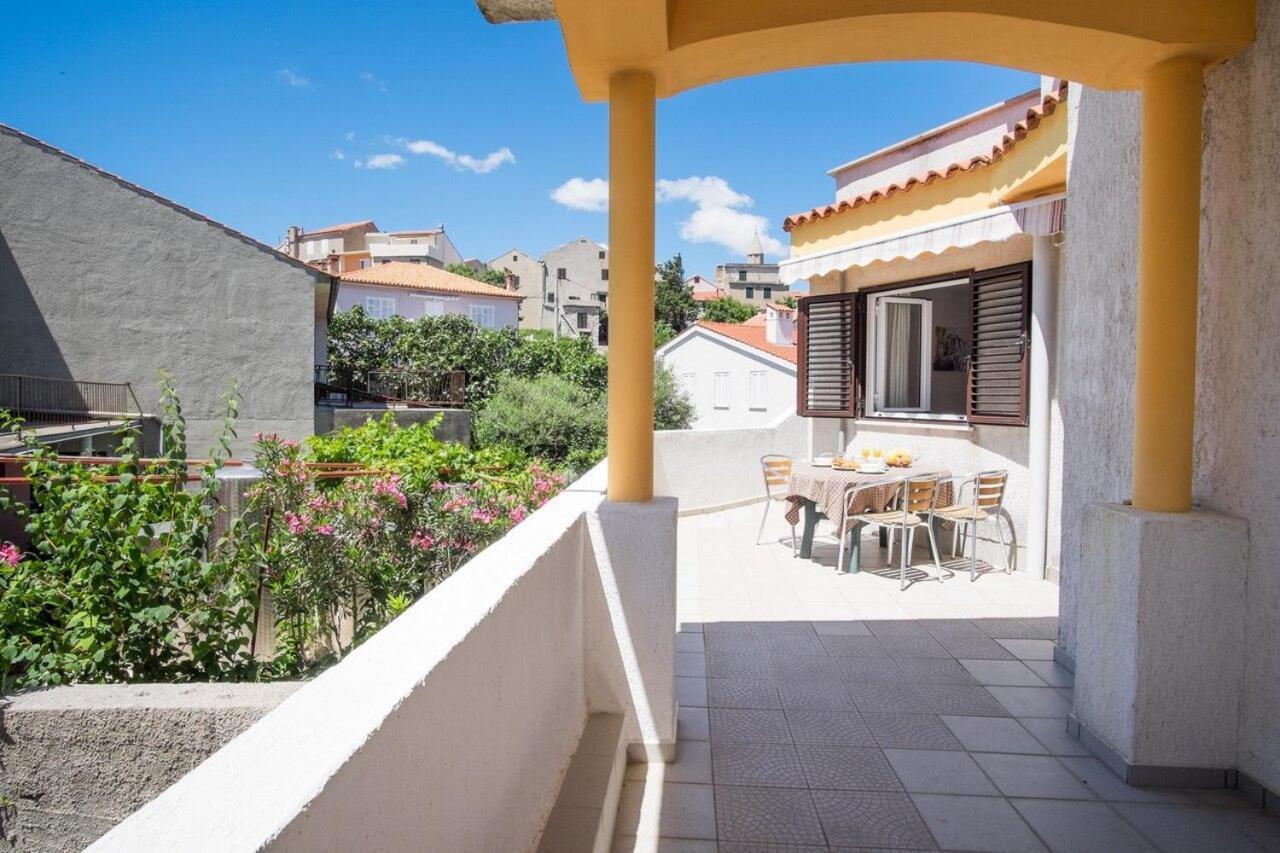 Apartment Polo Vrbnik  Zewnętrze zdjęcie